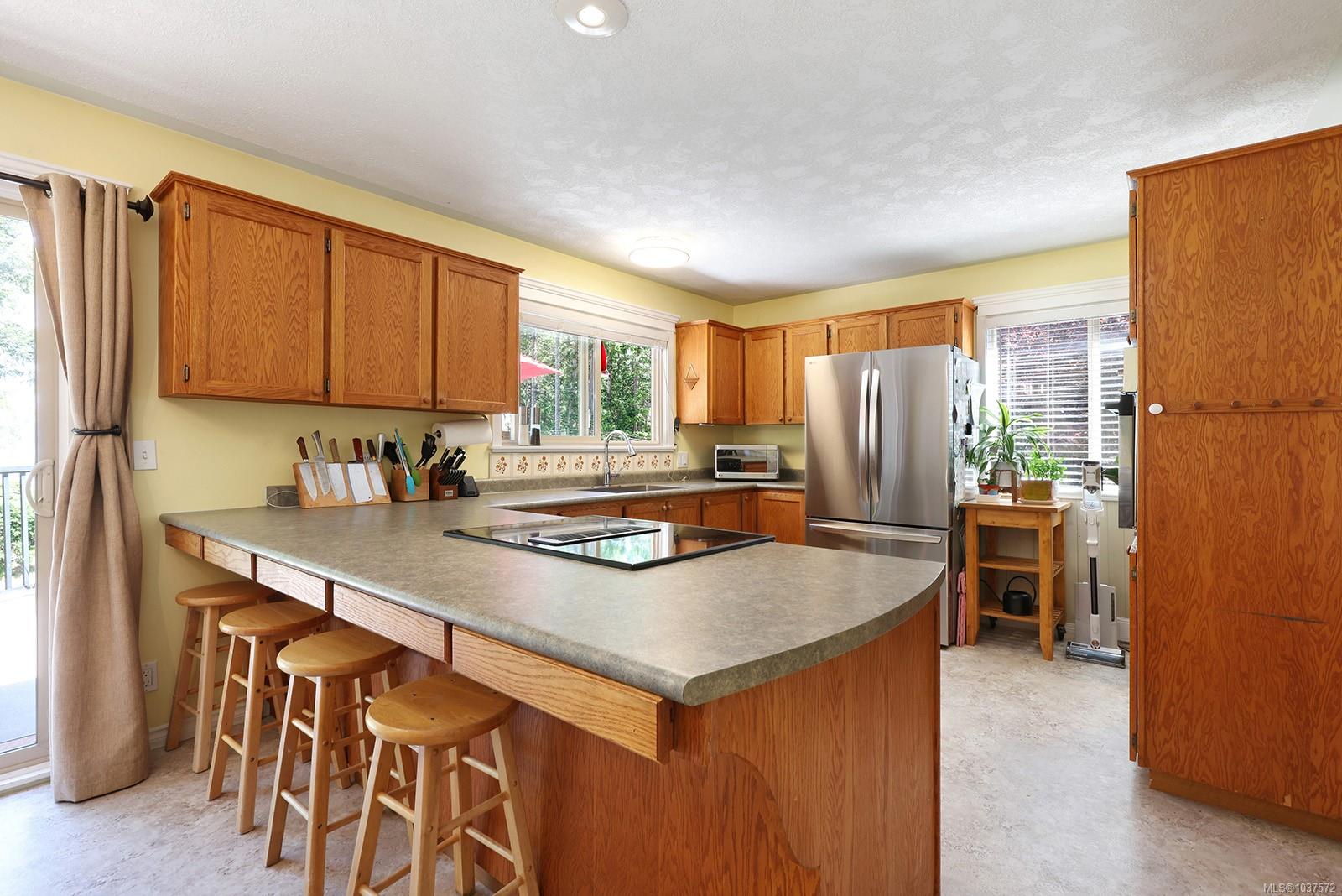 8045 Harmony Cres