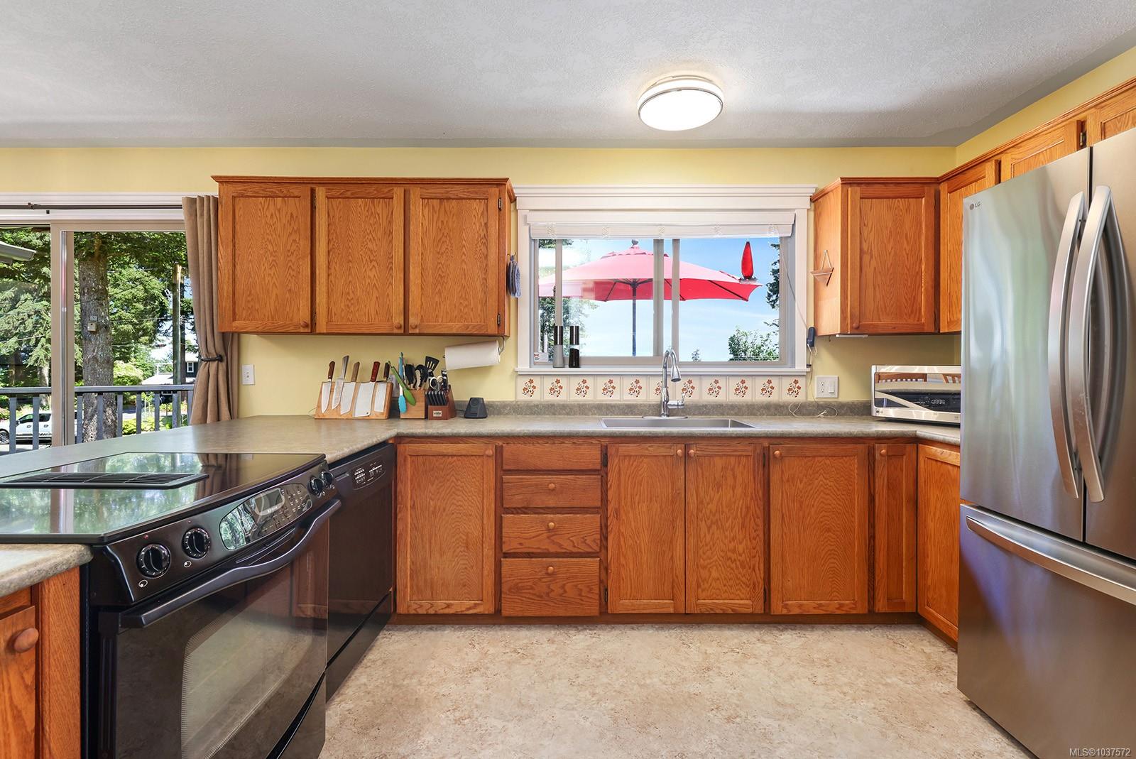 8045 Harmony Cres