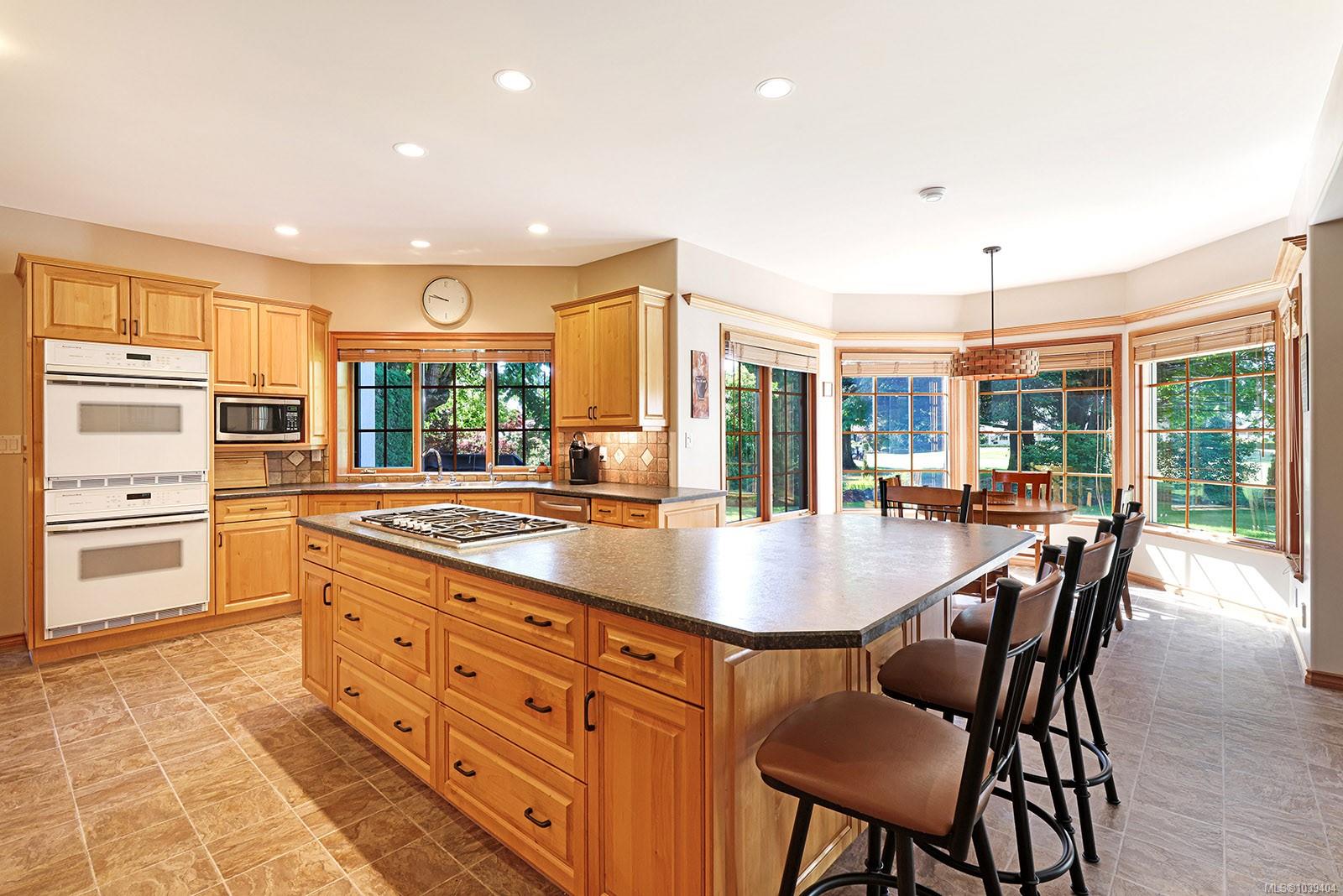 3331 Royal Vista Way