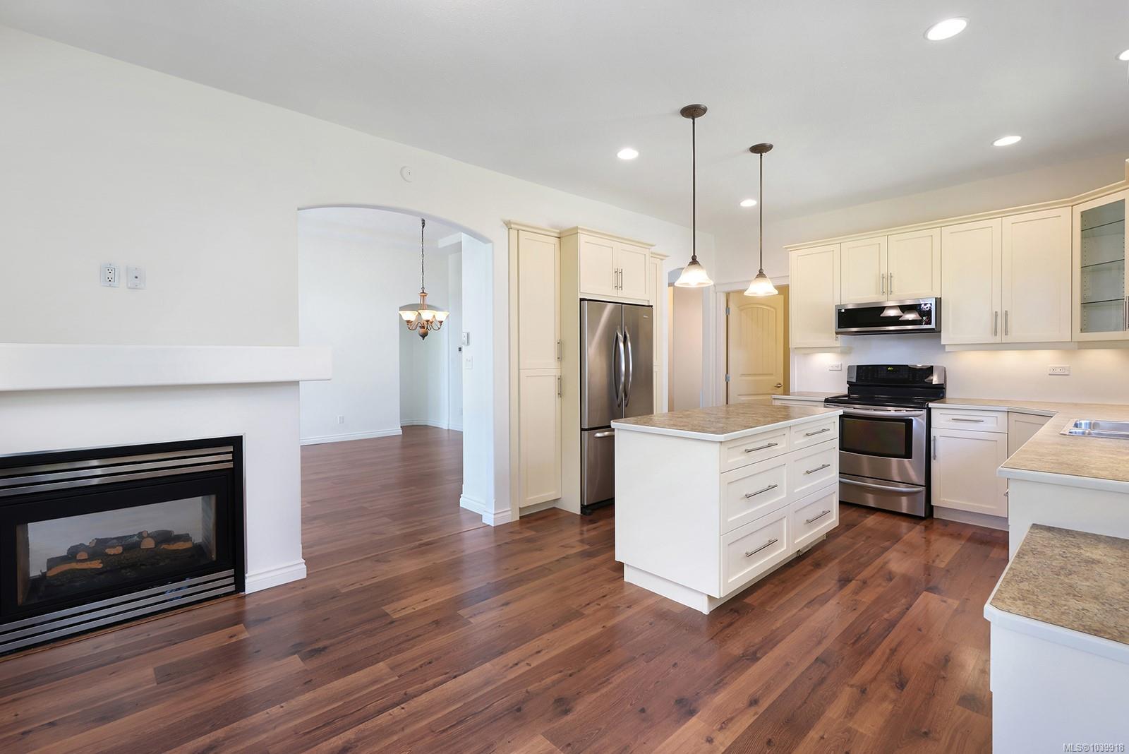 3399 Crown Isle Dr #382
