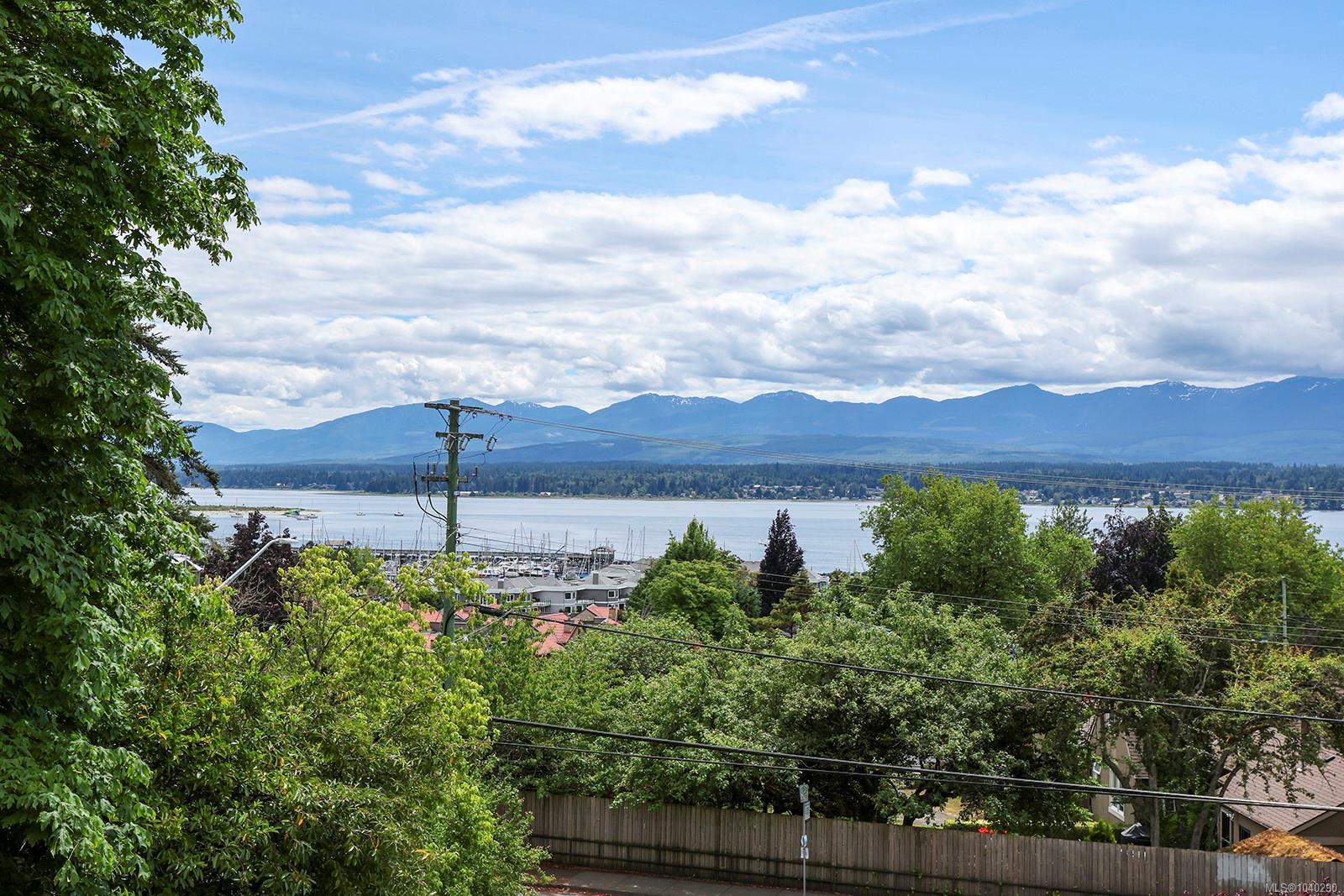 1860 Comox Ave Unit: #304