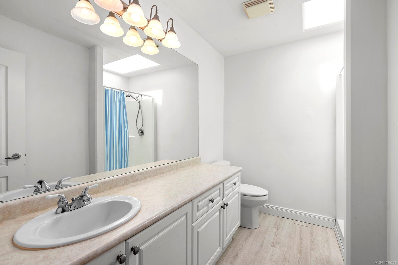1860 Comox Ave Unit: #304