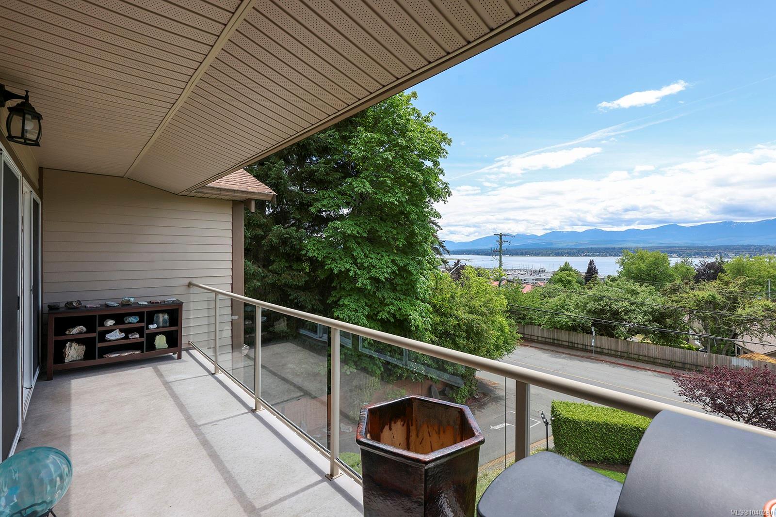 1860 Comox Ave Unit: #304