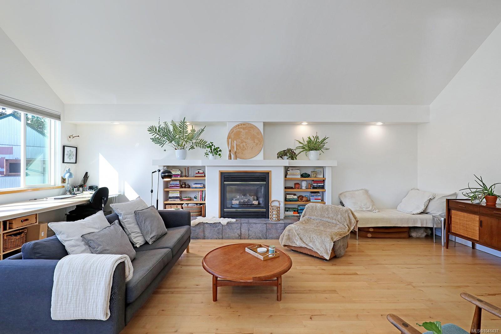 2449 Rosewall Cres #A/D & B/C