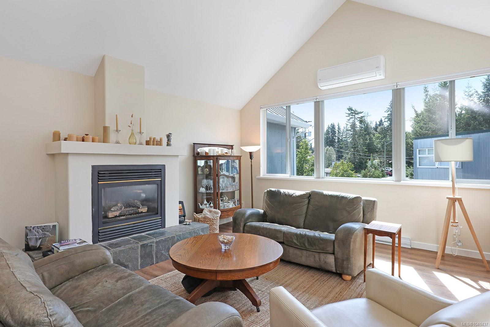 2449 Rosewall Cres #A/D & B/C