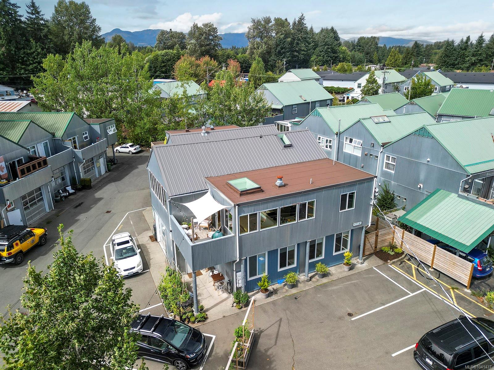 2449 Rosewall Cres #A/D & B/C