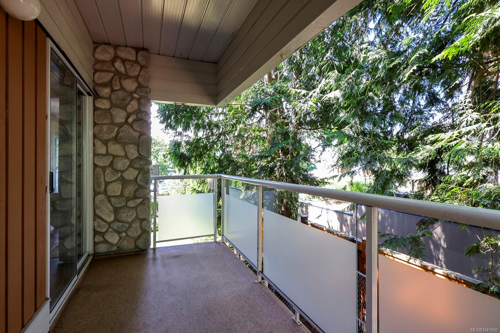 1686 Balmoral Ave #206