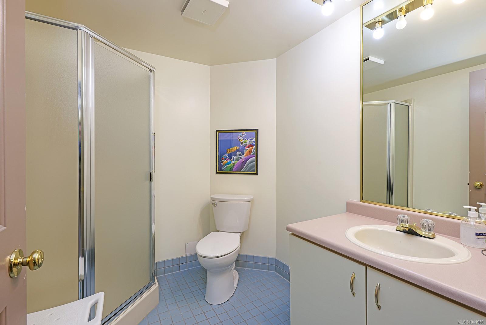 1686 Balmoral Ave #206