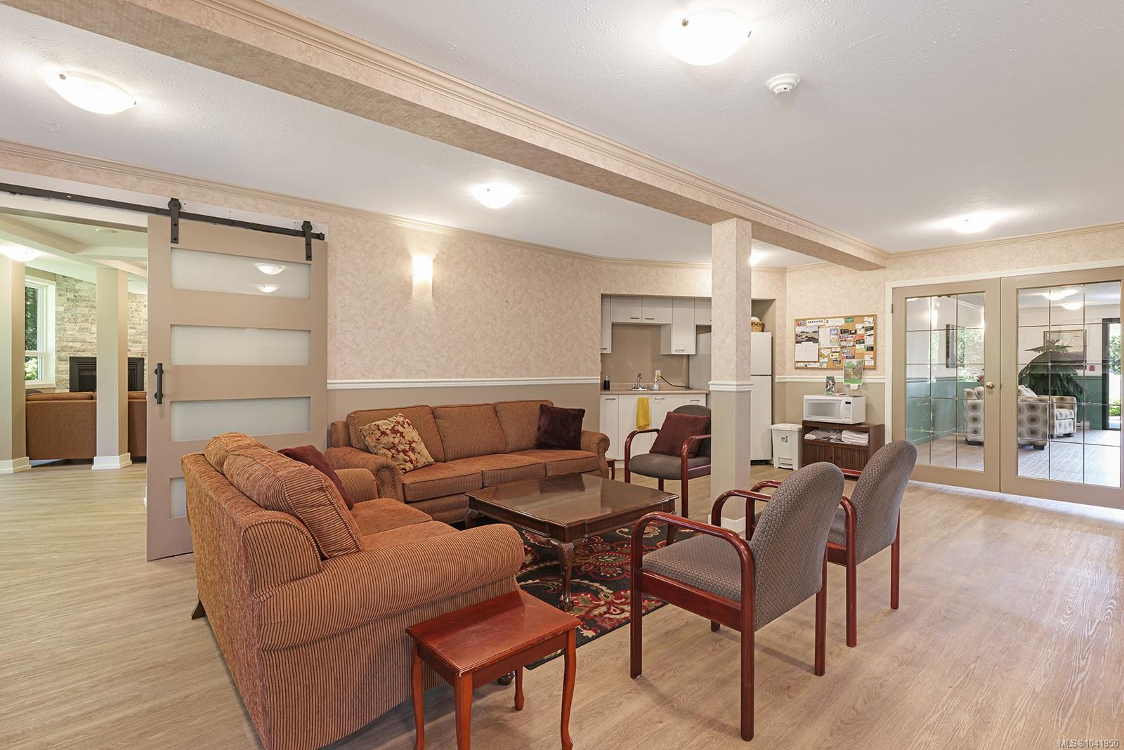 1686 Balmoral Ave #206
