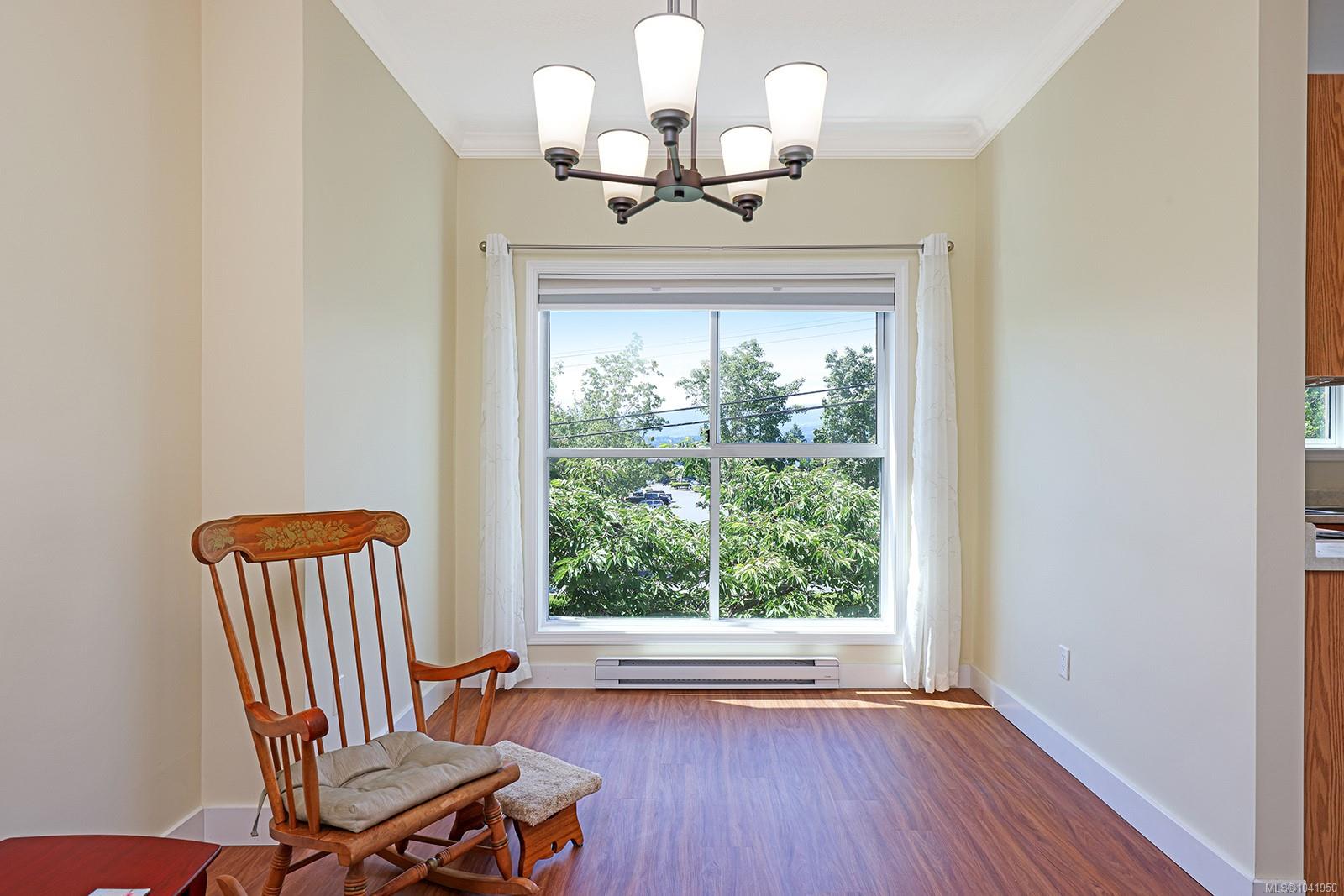 1686 Balmoral Ave #206