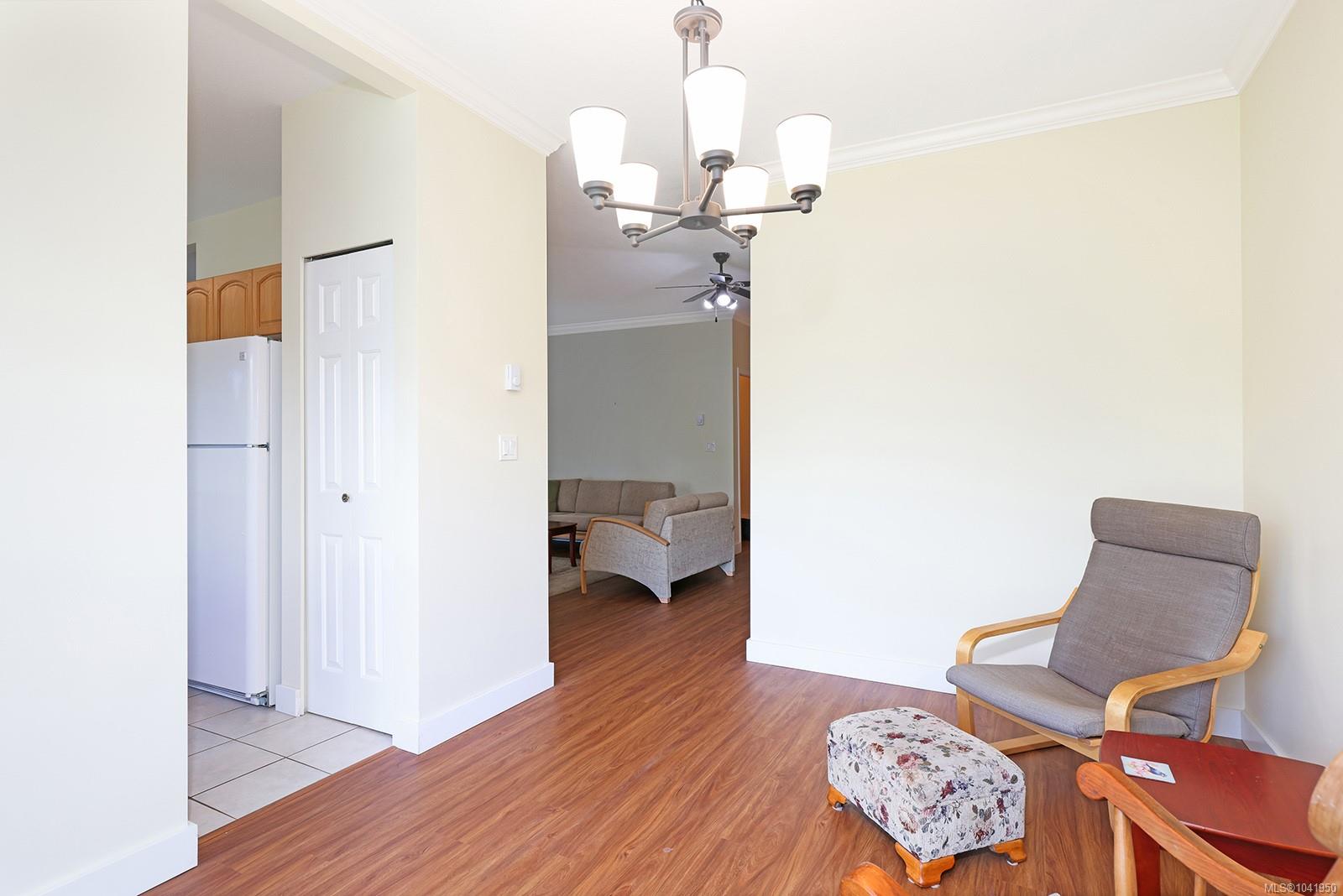 1686 Balmoral Ave #206