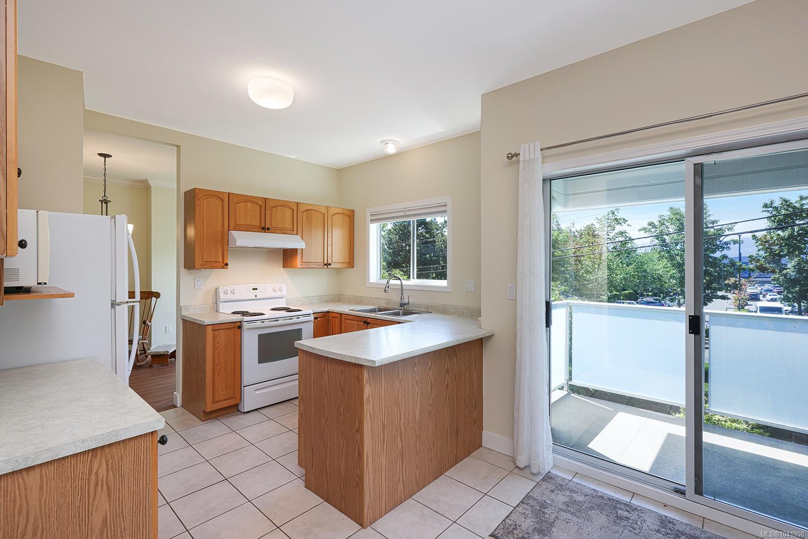 1686 Balmoral Ave #206