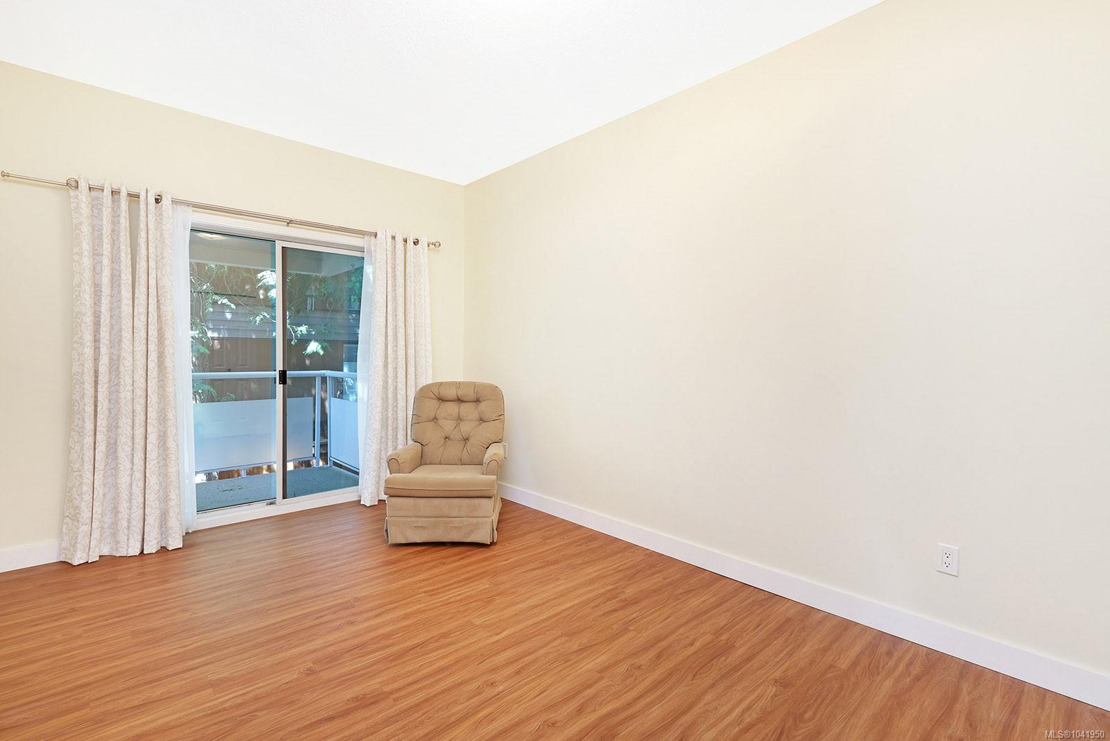 1686 Balmoral Ave #206