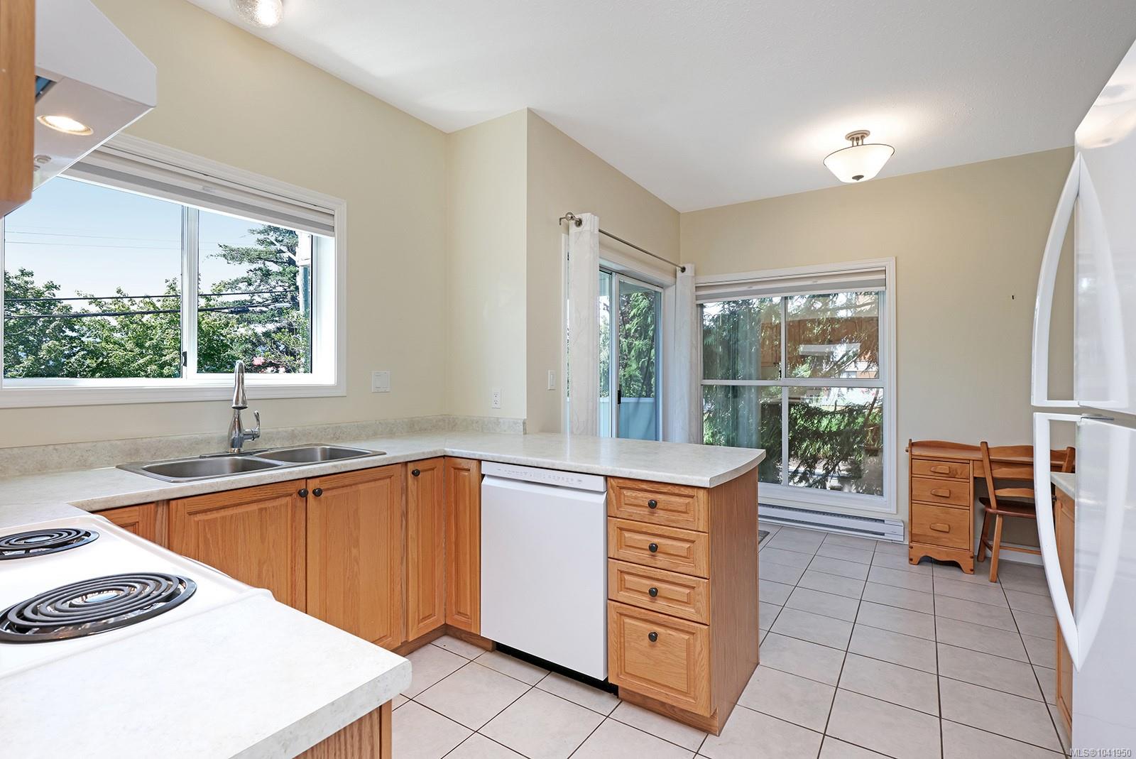 1686 Balmoral Ave #206