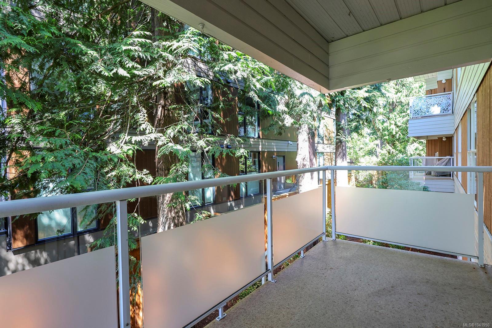 1686 Balmoral Ave #206