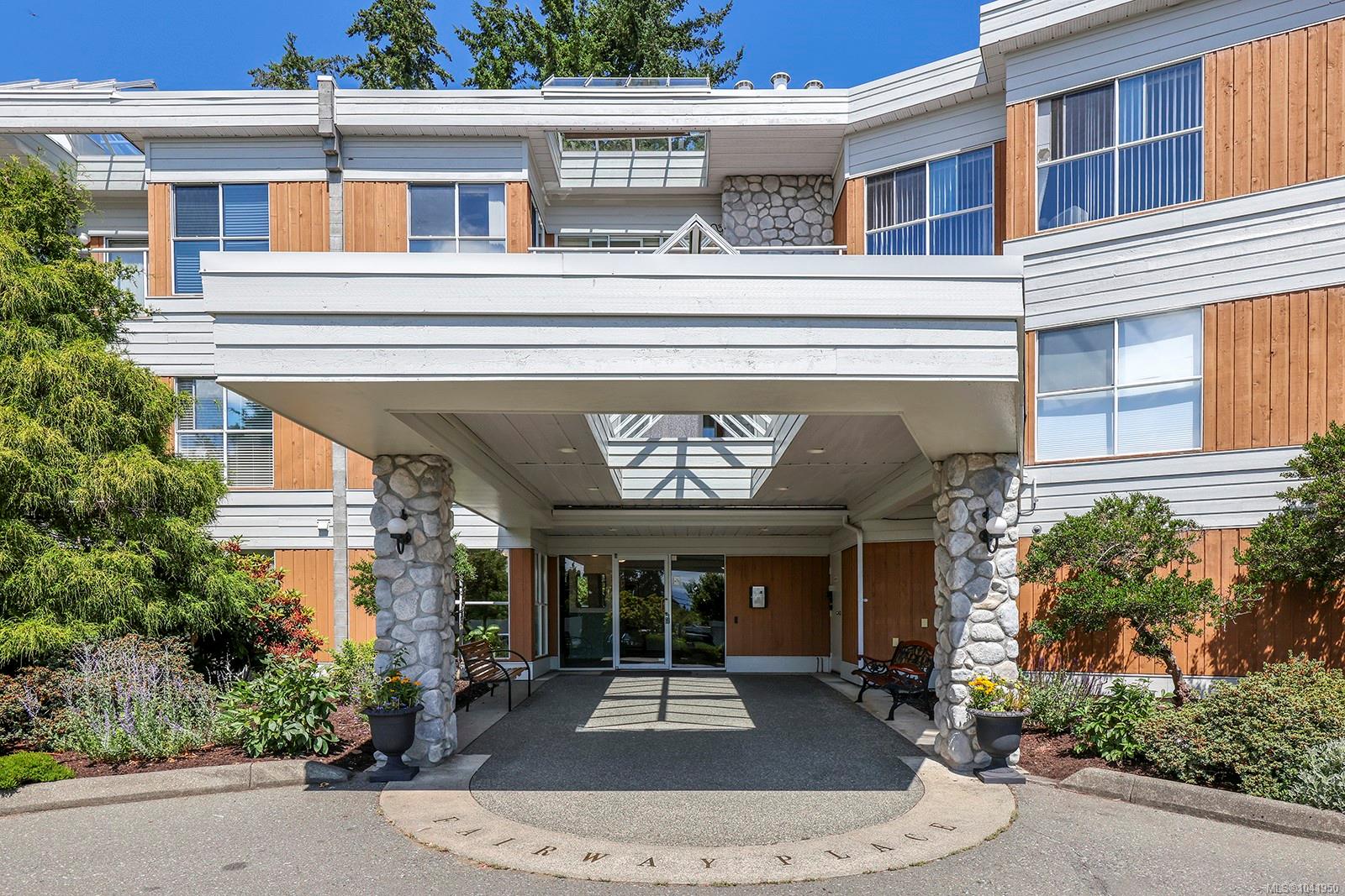 1686 Balmoral Ave #206
