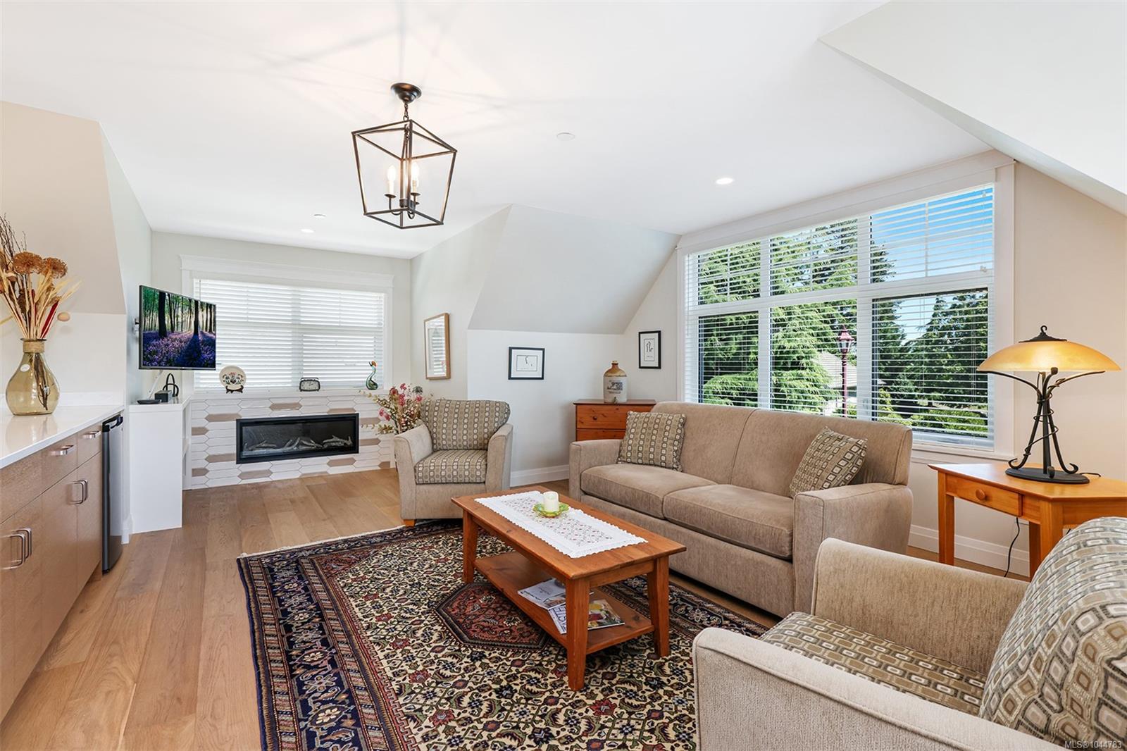 3232 Majestic Dr
