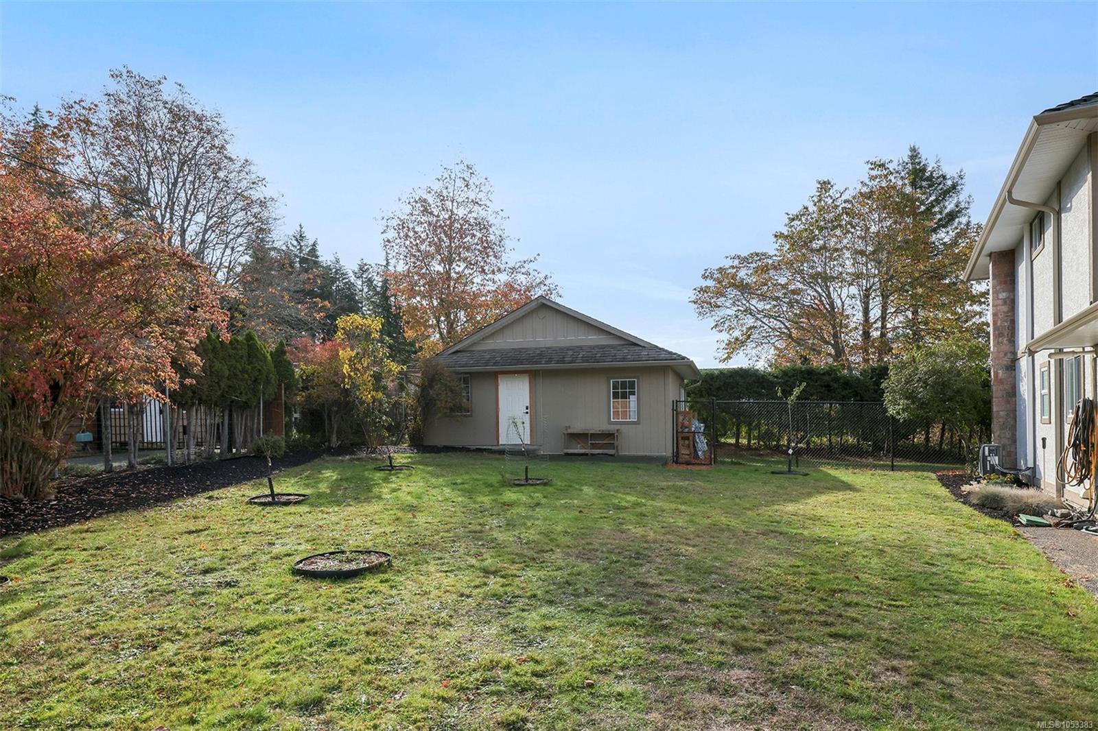 1225 Walter Gage St