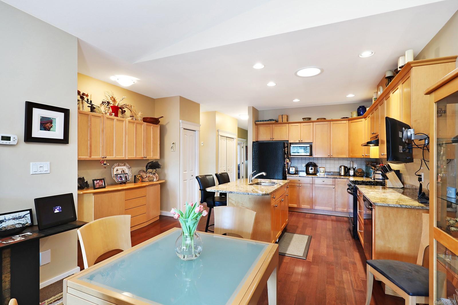 2001 Blue Jay Pl # 6