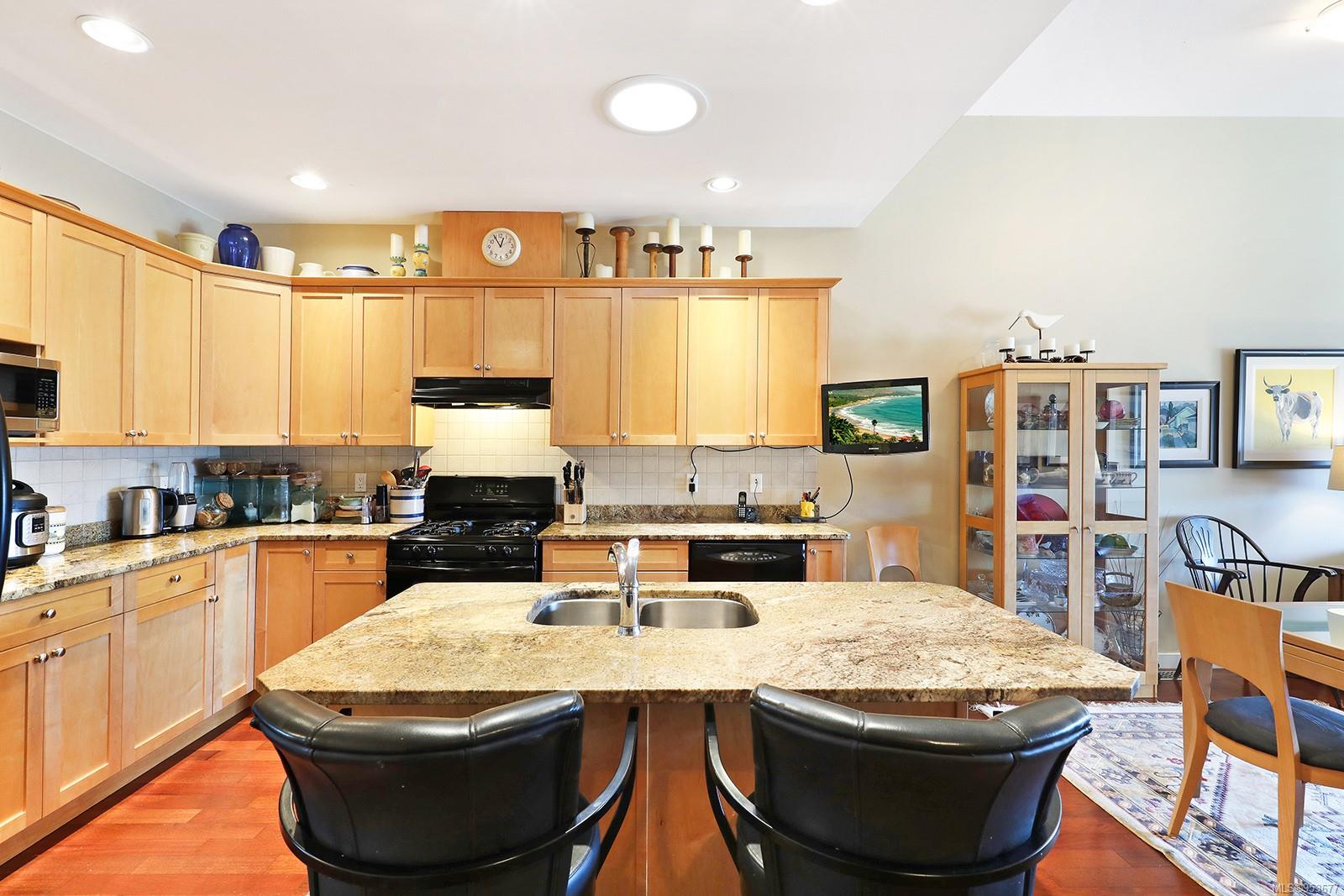 2001 Blue Jay Pl # 6