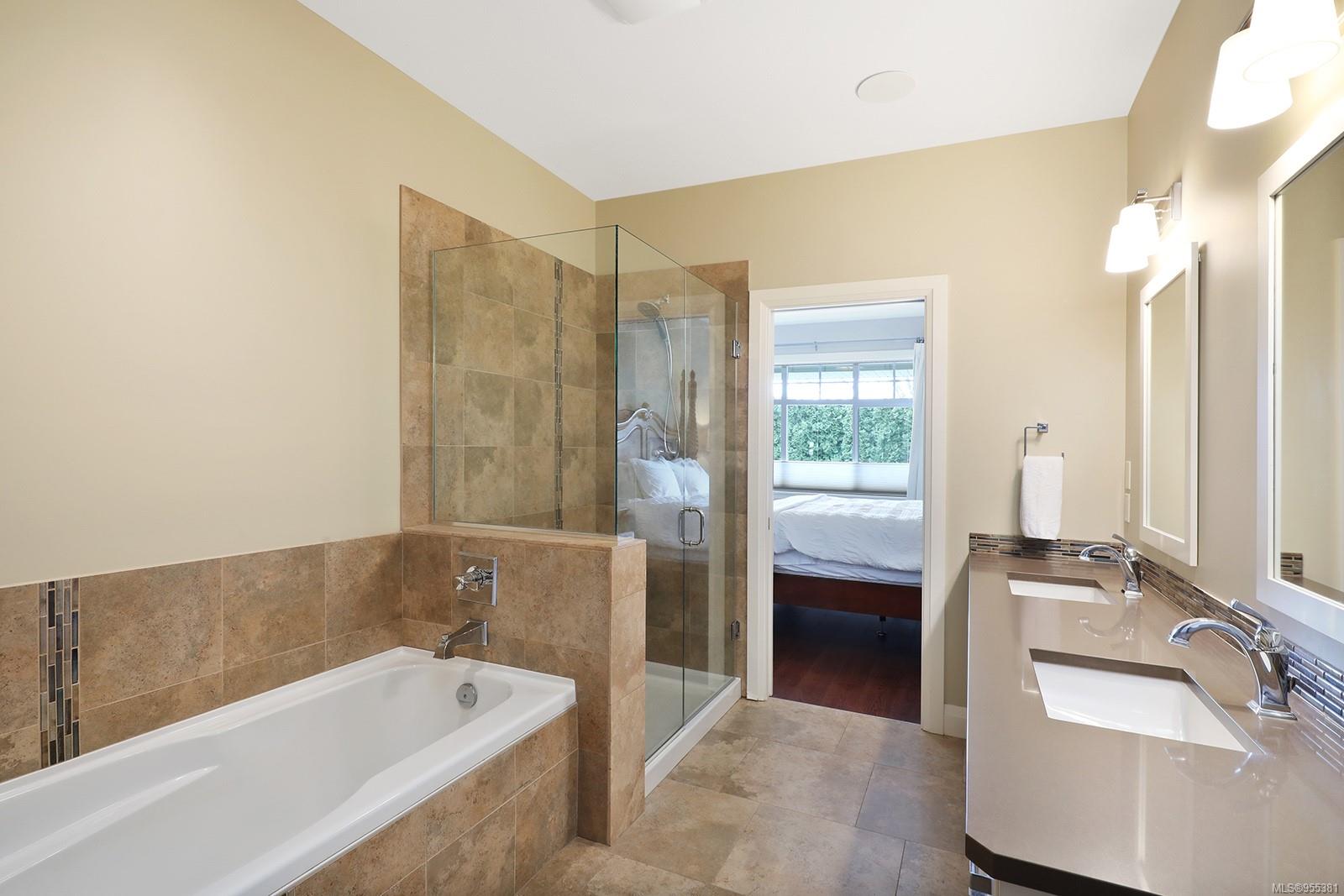 1055 Crown Isle Dr # 115