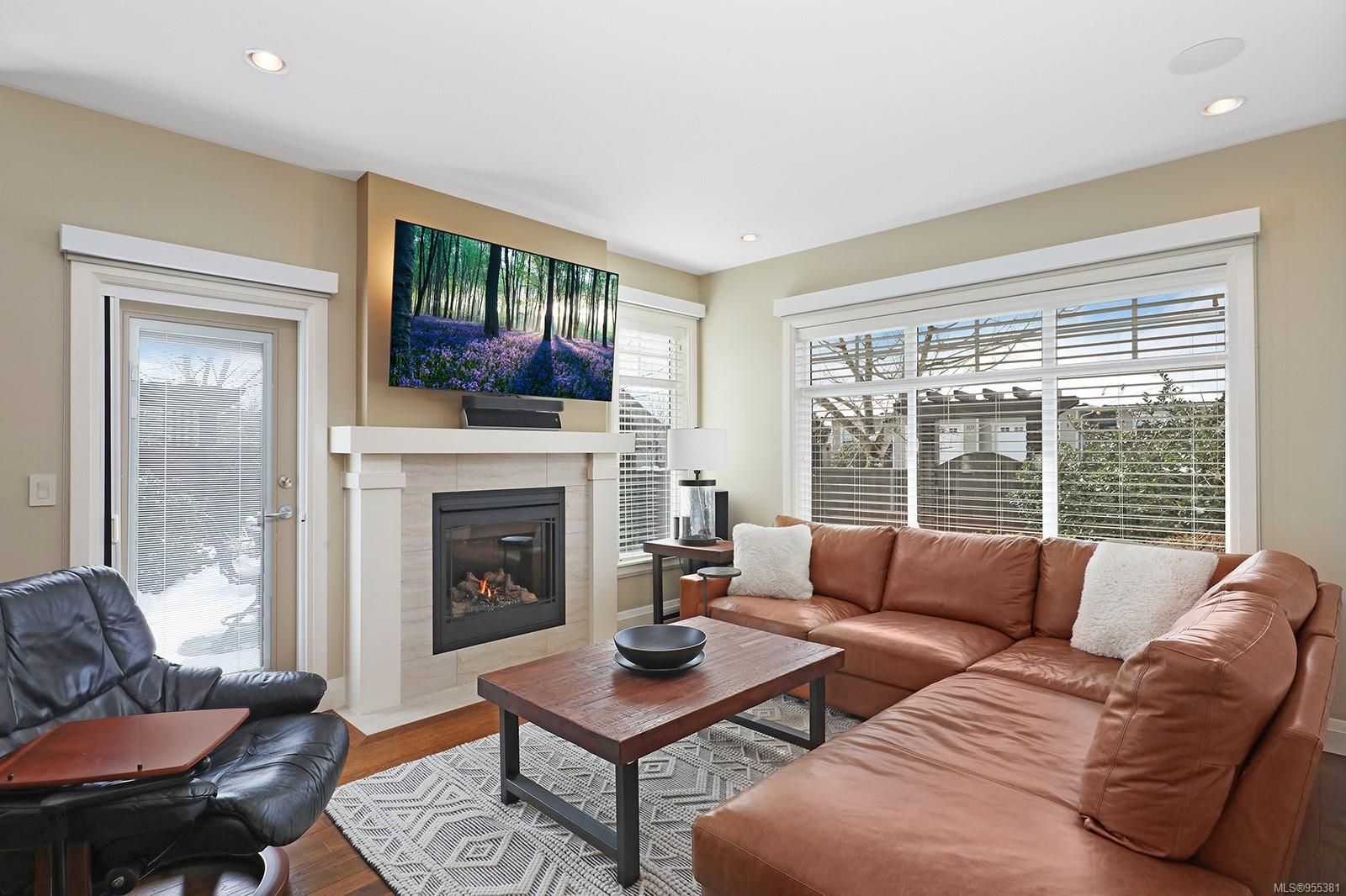 1055 Crown Isle Dr # 115