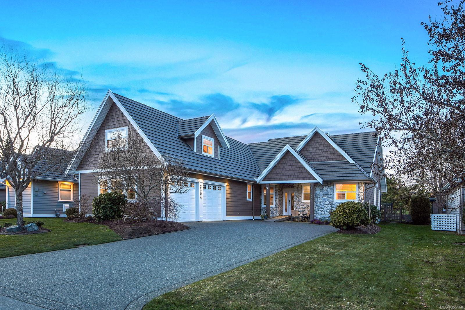 3304 Royal Vista Way