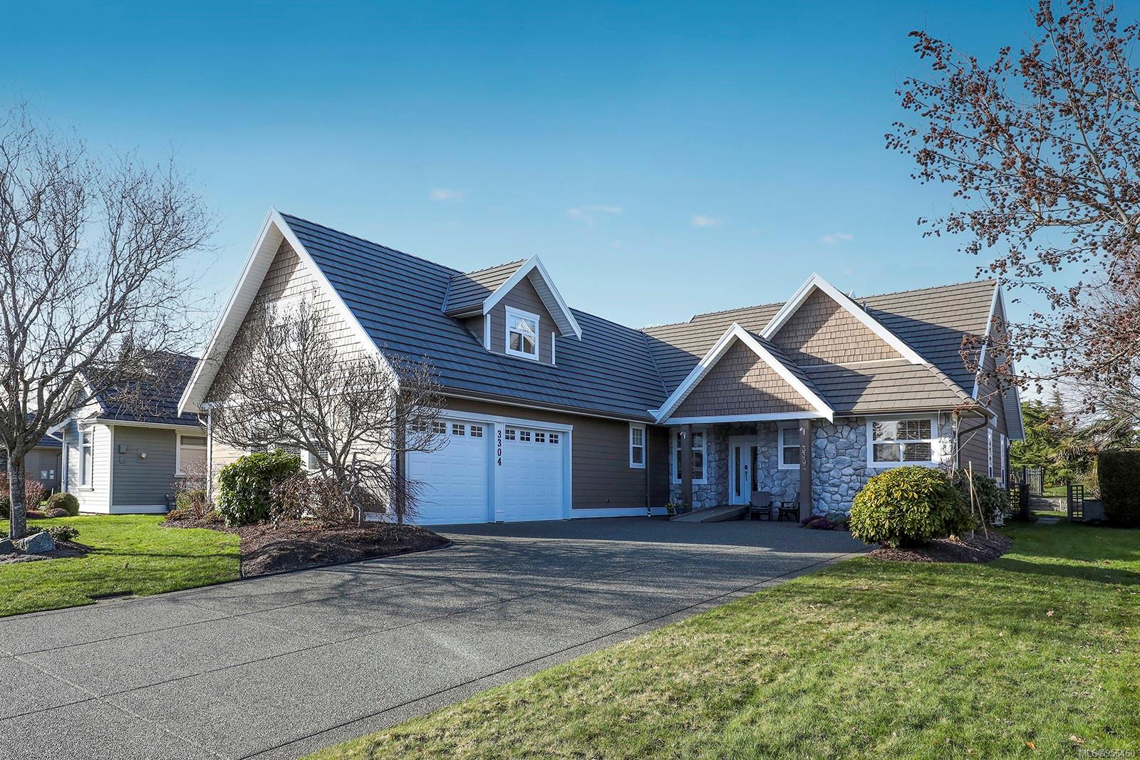 3304 Royal Vista Way