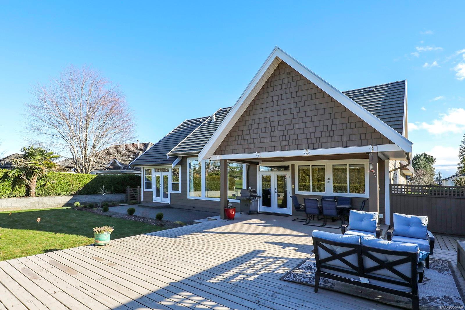 3304 Royal Vista Way