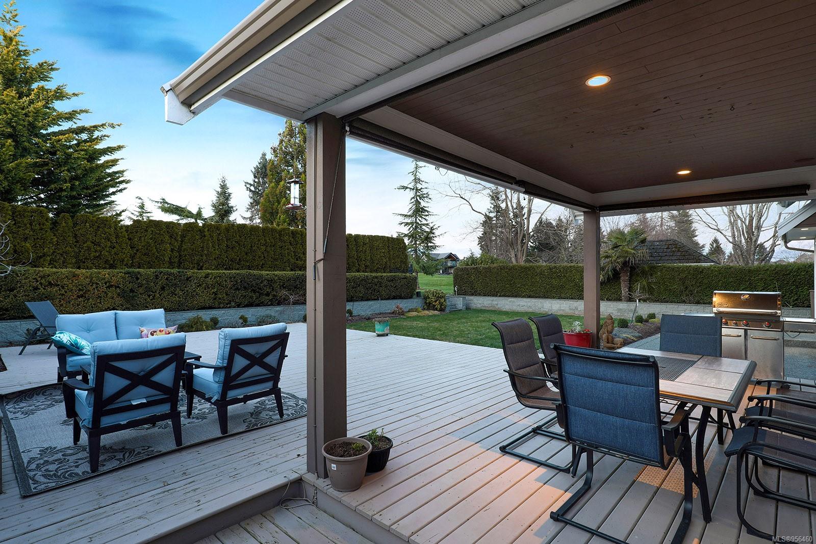 3304 Royal Vista Way