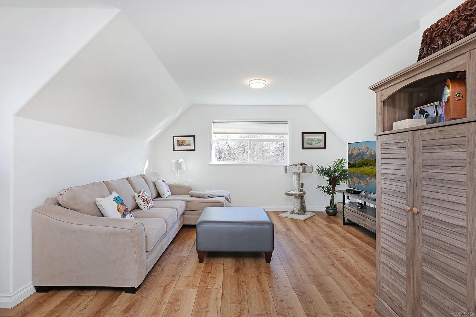 3304 Royal Vista Way