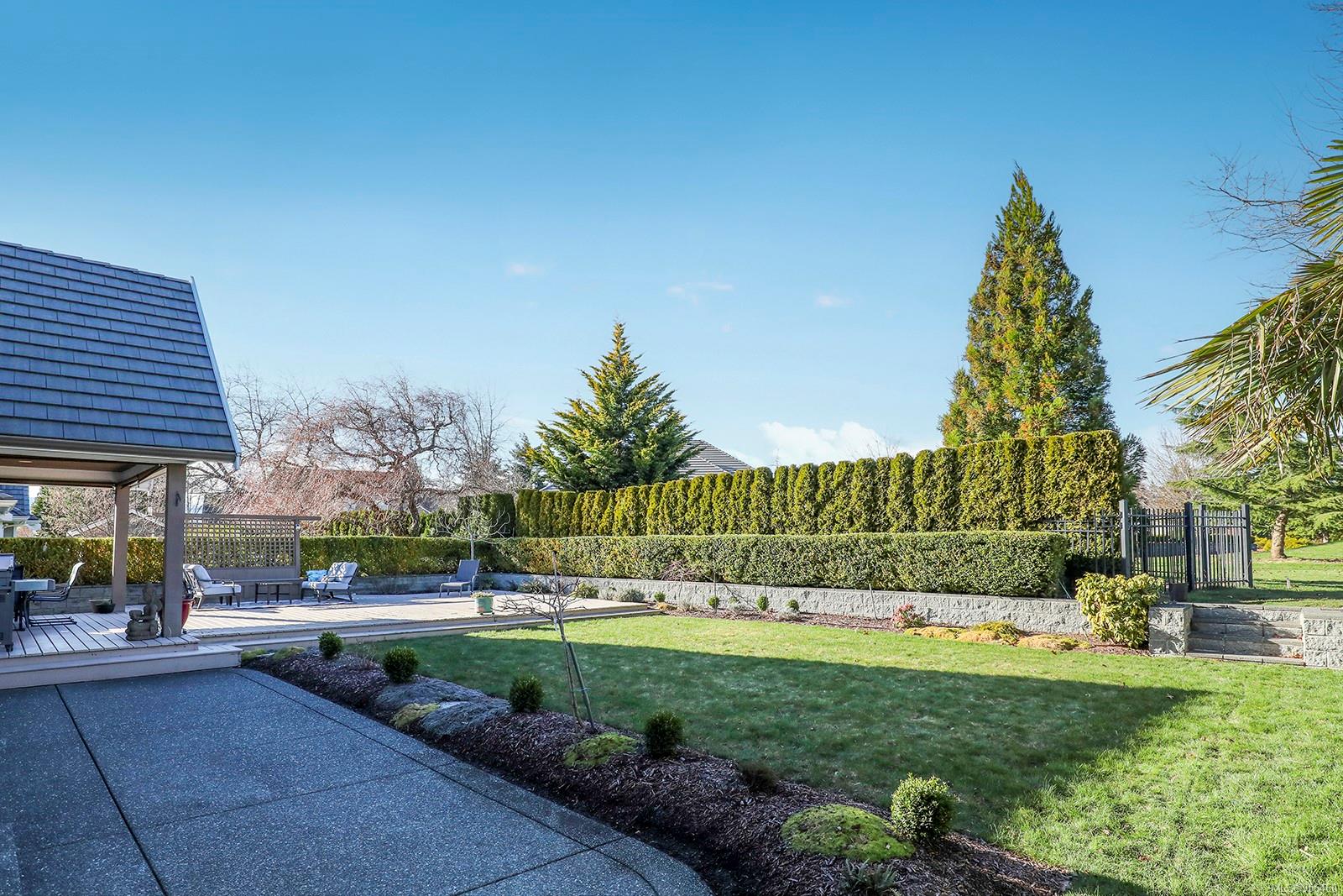 3304 Royal Vista Way