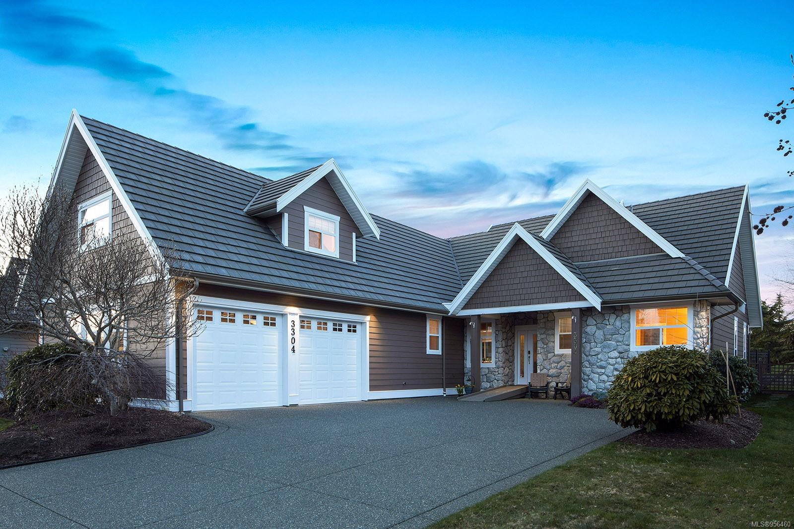 3304 Royal Vista Way