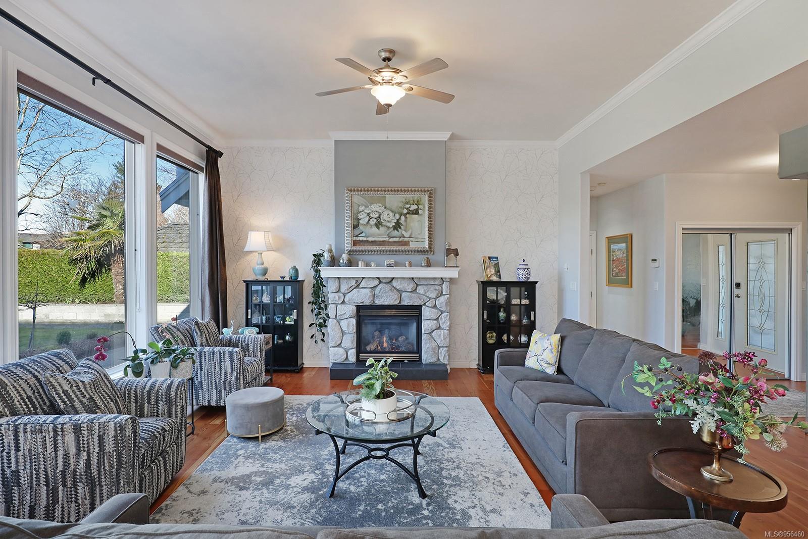 3304 Royal Vista Way