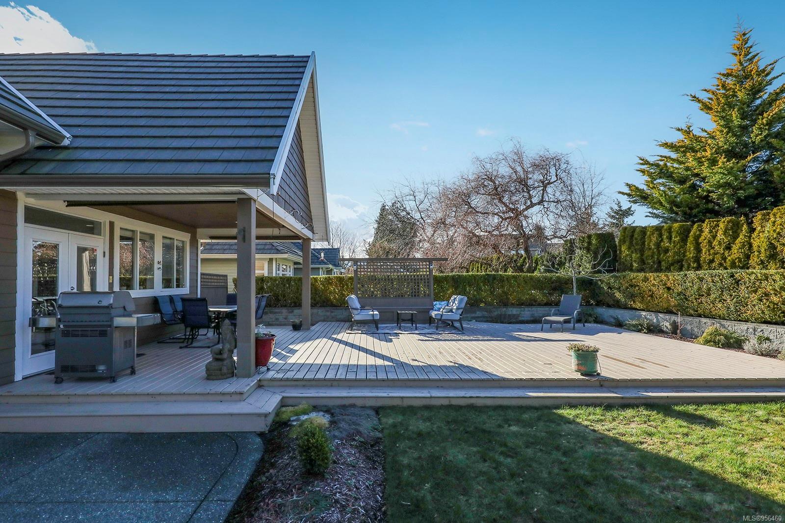 3304 Royal Vista Way