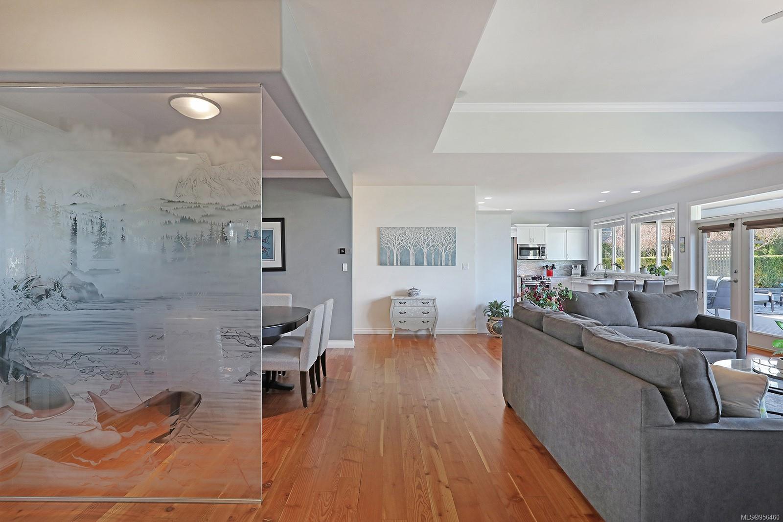 3304 Royal Vista Way