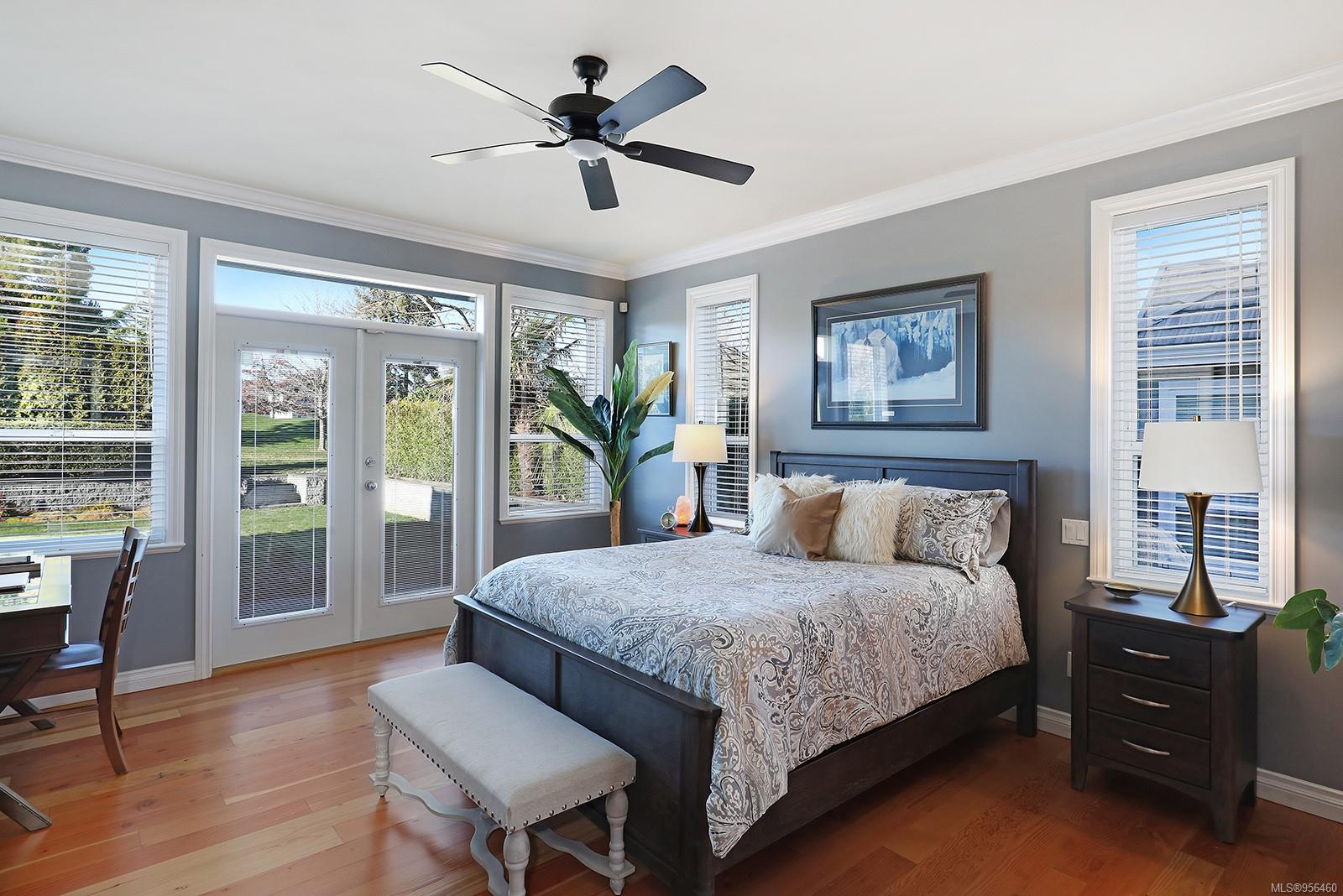 3304 Royal Vista Way