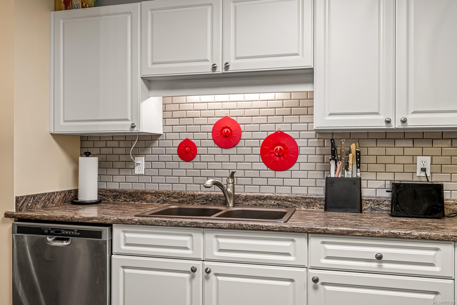 1970 Comox Ave Unit: 102