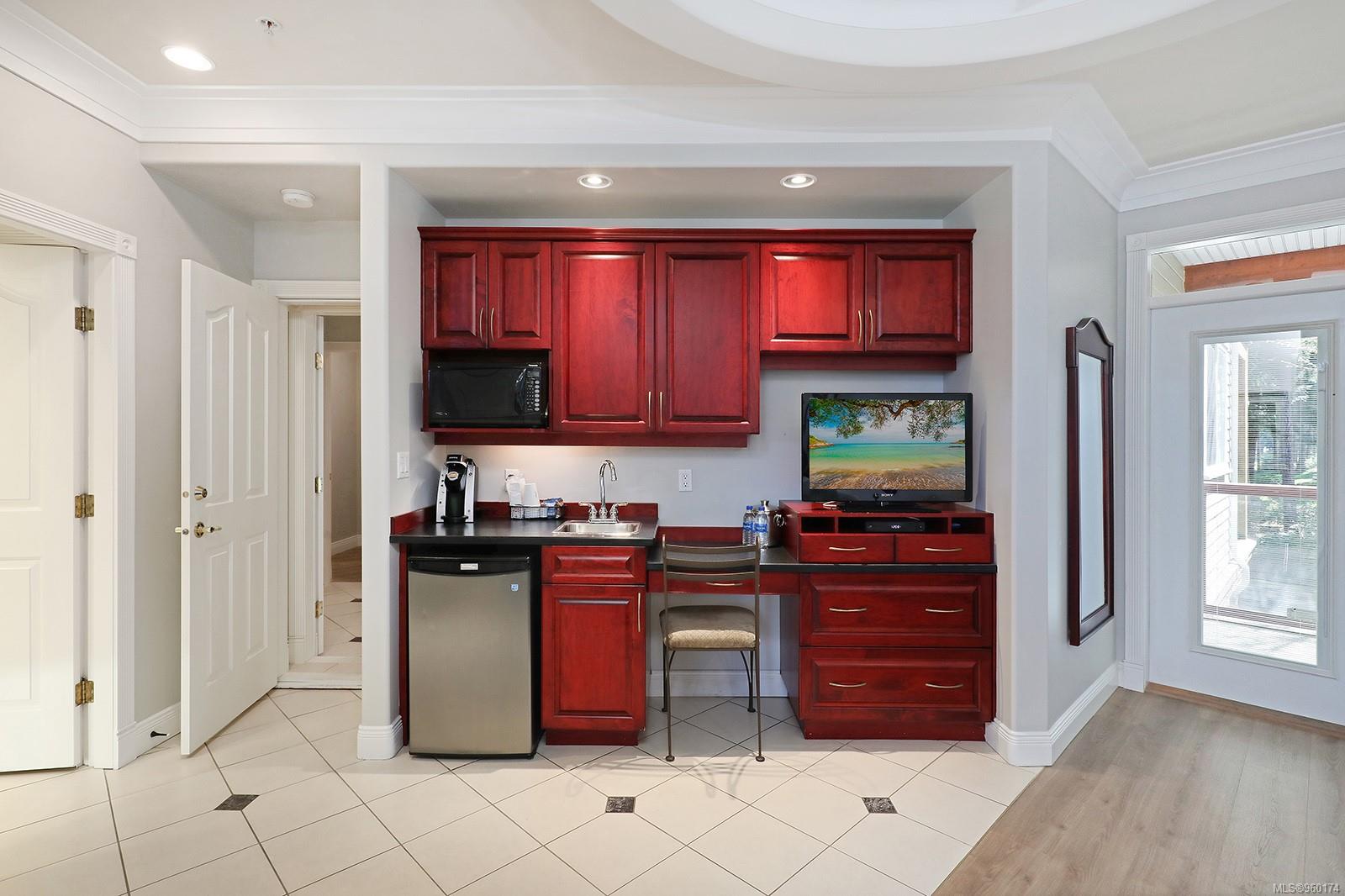 366 Clubhouse Dr Unit: 307/308D