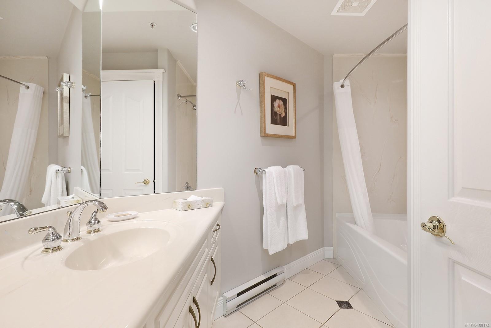 366 Clubhouse Dr Unit: 307/308D