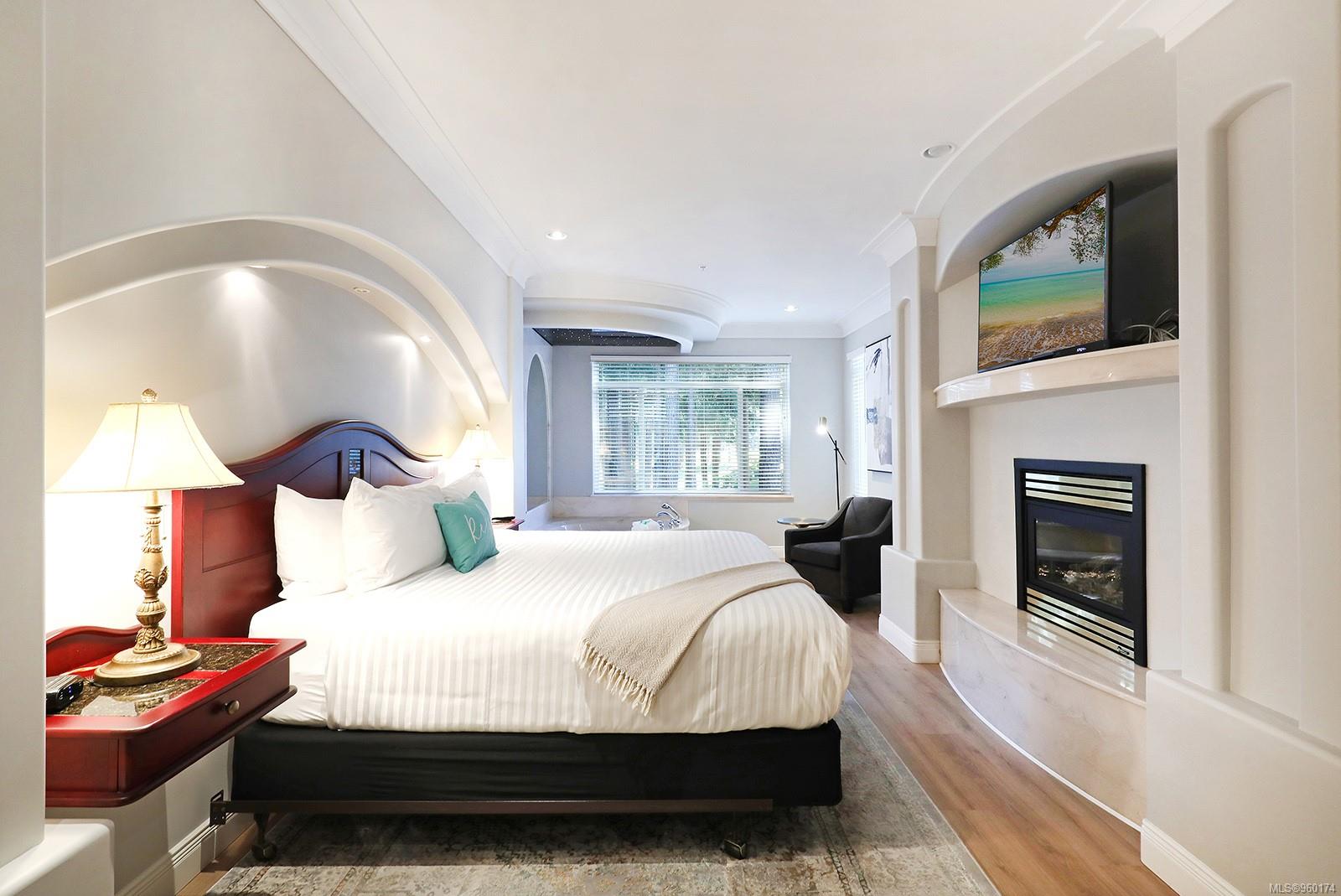 366 Clubhouse Dr Unit: 307/308D