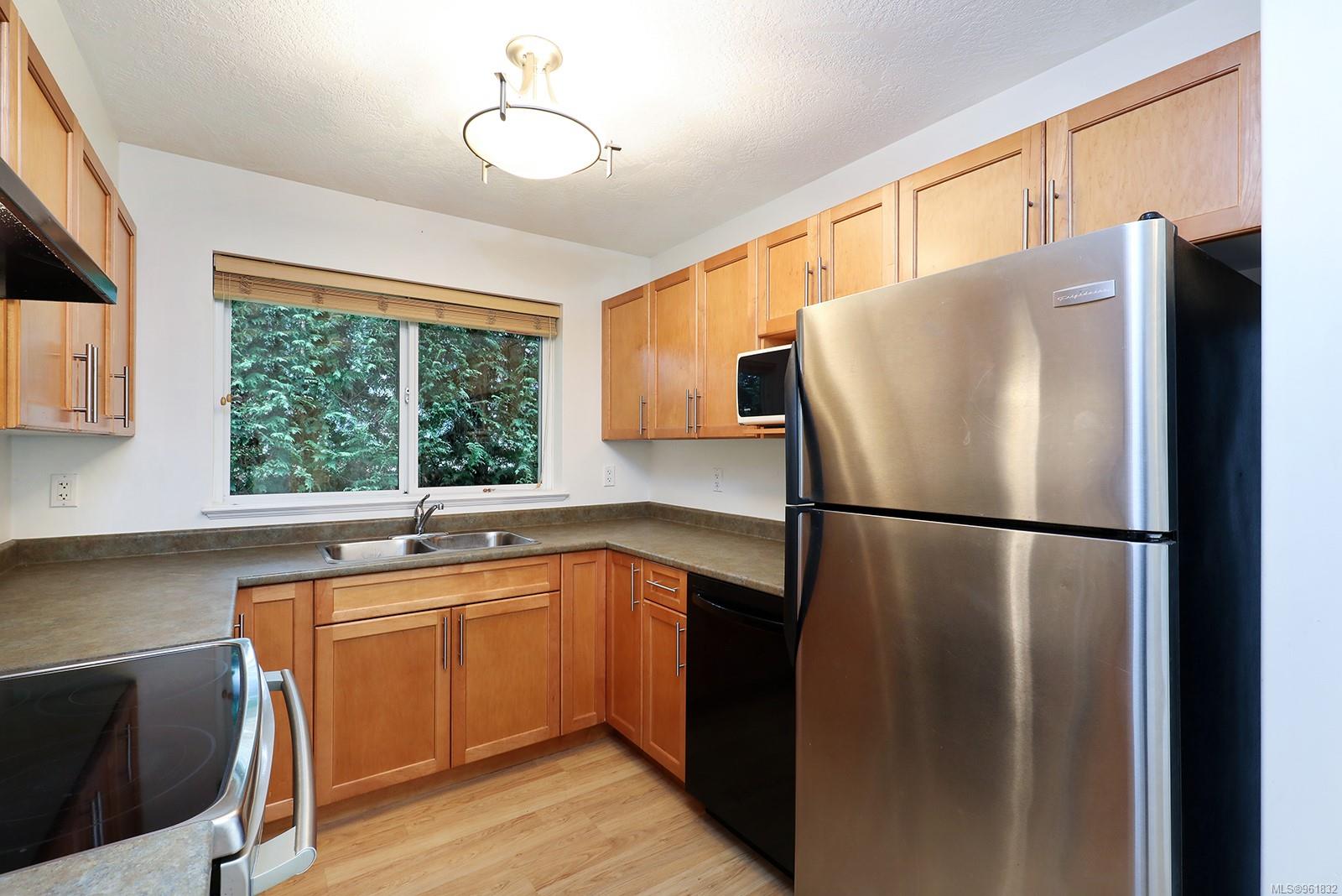 840 Shamrock Pl # 106