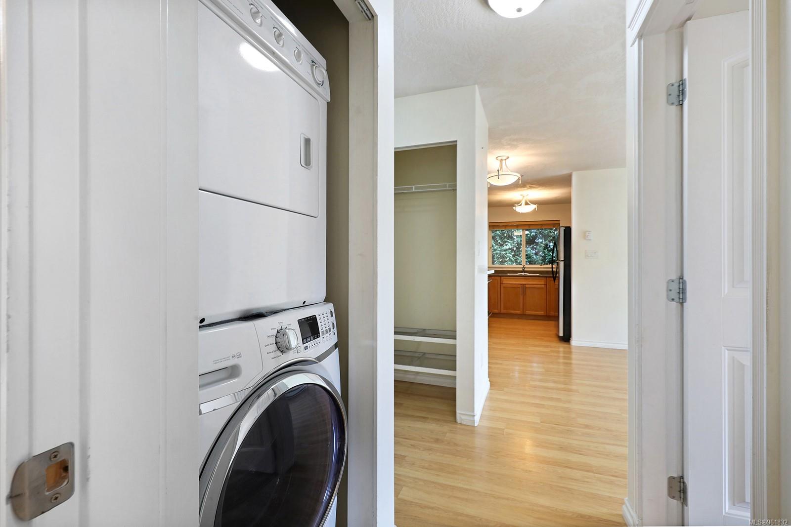 840 Shamrock Pl # 106