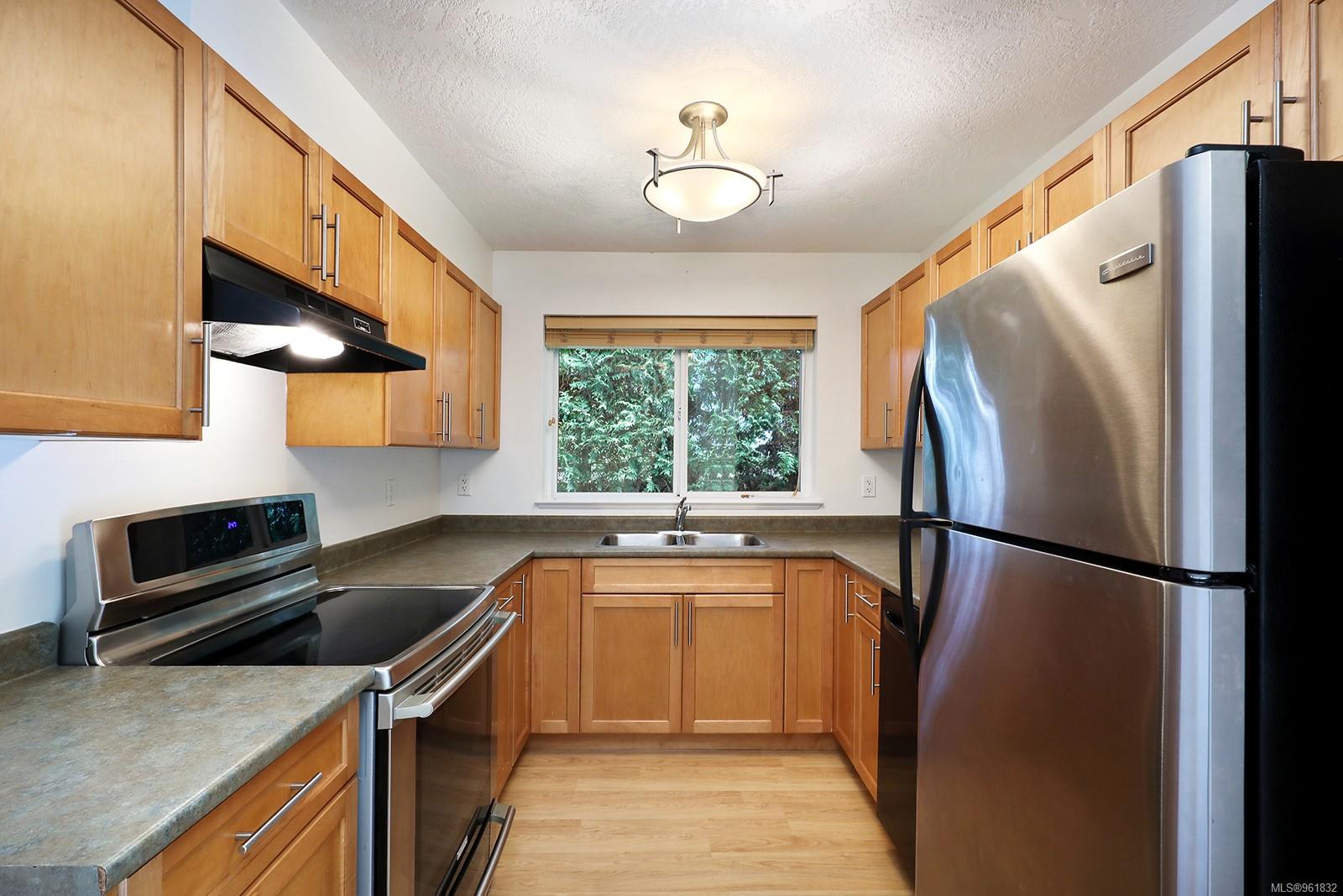 840 Shamrock Pl # 106