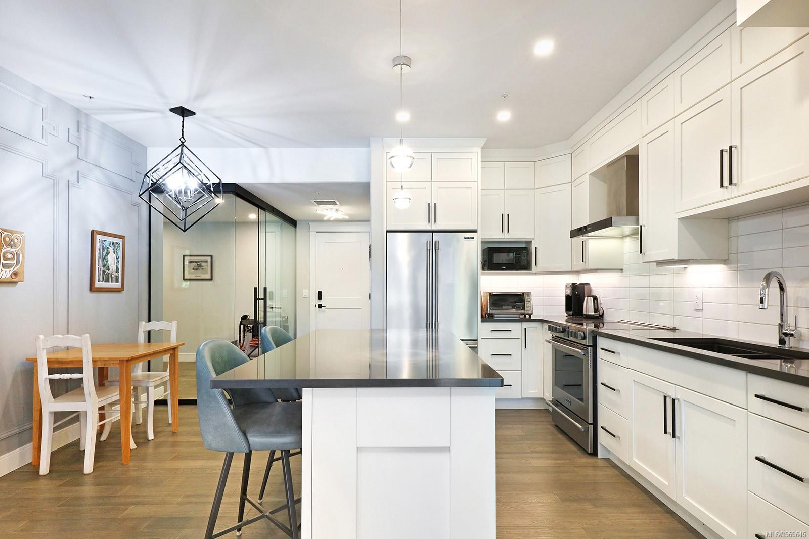 1700 Balmoral Ave # 102