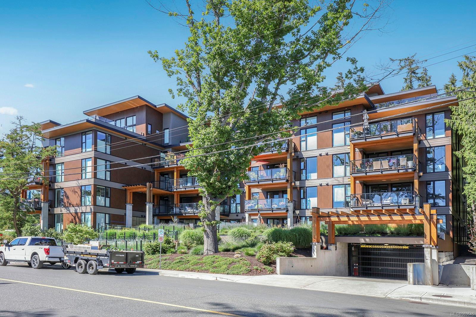 1700 Balmoral Ave # 102