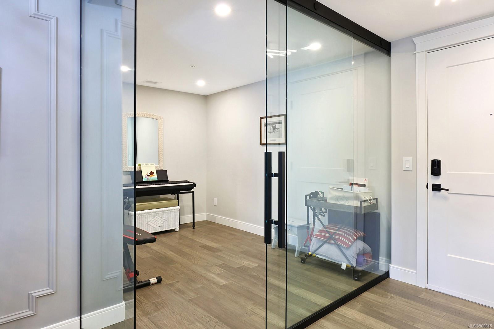 1700 Balmoral Ave # 102