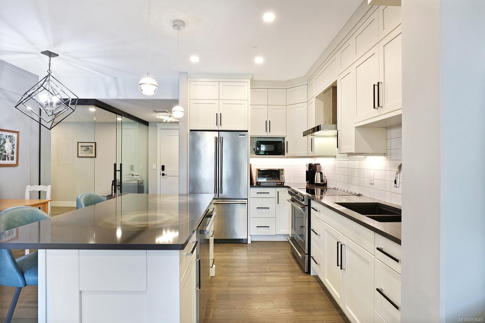 1700 Balmoral Ave # 102