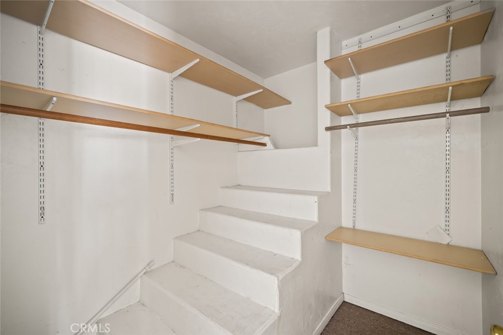 639 S 7th Street