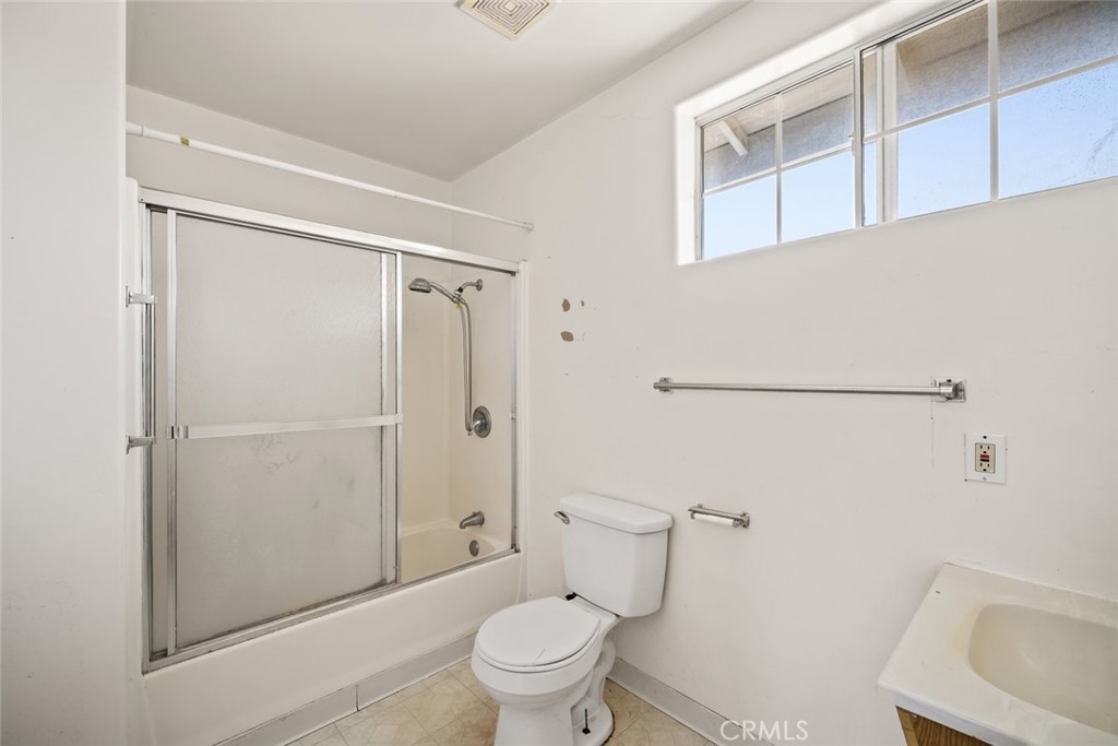639 S 7th Street